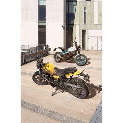 Guerrilla 450 Brava Blue - yused